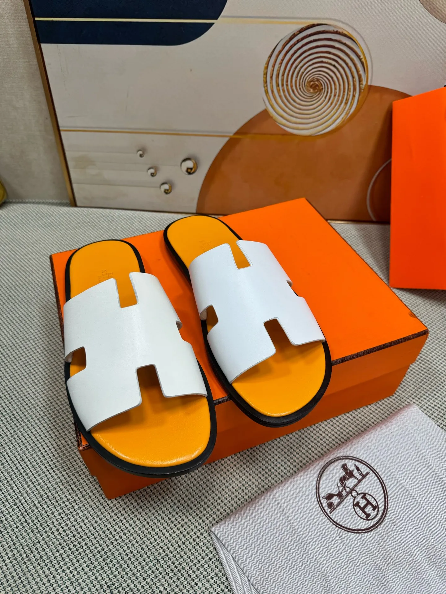 👟👟Ex-factory price 560👟👟 "HERMES" [Classic Original Version] Hermès; Top 🔝 Purchasing Agency 🔍🔍 Men's Latest 🇺🇸 Counter Sales Simultaneously, Original Imported from Italy: Silk Cowhide · Prominent (High-end · Nobility · Grade) Exquisite Workmanship (Italian 🇮🇹 Imported Water Dye Brand Wear-resistant ultra-thousand leather feet) Soles: Original soles specially provided by the original factory, ⚠exclusive double-layer movable rubber molded outsole; super comfortable, wear-resistant, non-slip, environmentally friendly🌳🌳🌳, real photos taken🎬The real ones are more beautiful🔍🔍 (high quality, single goods), you can enter and exit the counter at will* Code number: 38·39·40·41·42·43·44# (45# can be customized) (46 47➕30 customization is not returnable) Welcome to place an order...☕
